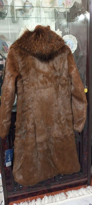 Женская шуба срочно сотилади