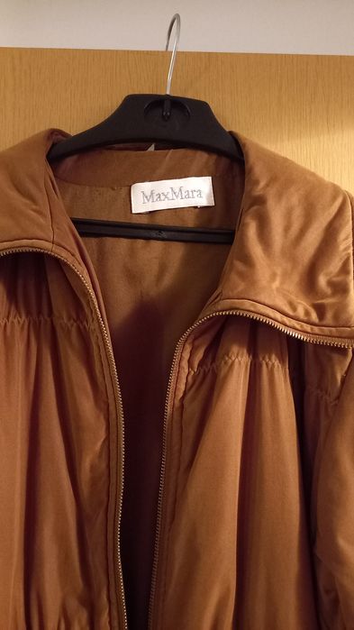 Vand jacheta dama iarna MAX MARA originala,lungime medie