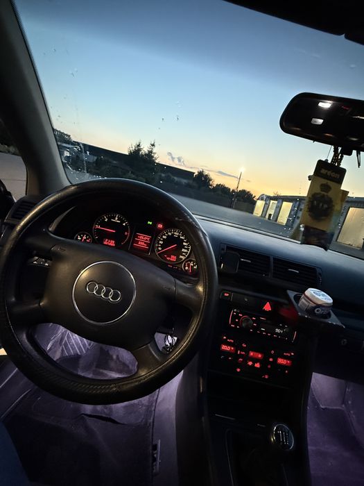 Vând audi a4 b6 2003!