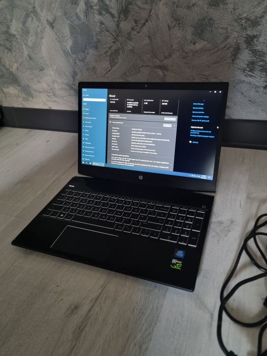 Laptop Pavilion Gaming i5 , perfect functional + încărcător