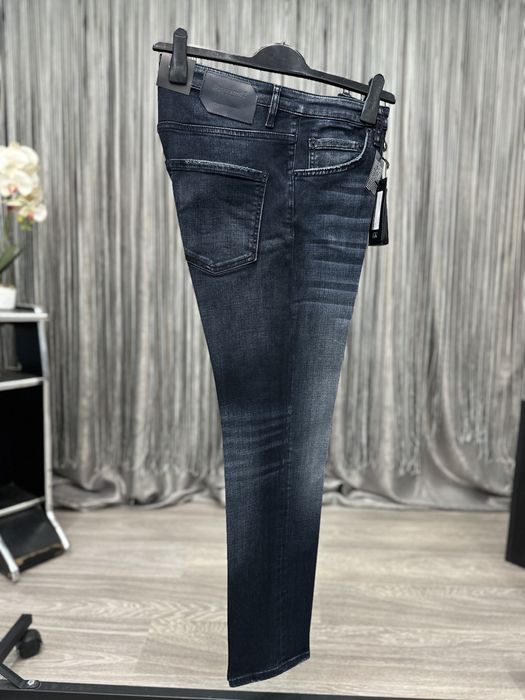 Blugi Dsquared2. Marimi: 50/52/54/56/58