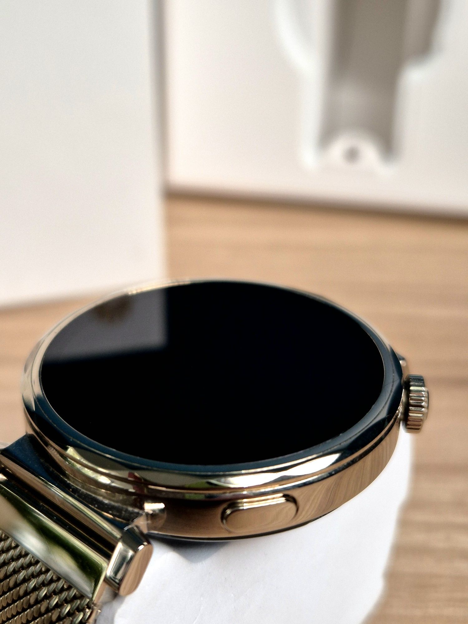 HUAWEI WATCH GT 5 Gold с гаранция 
H