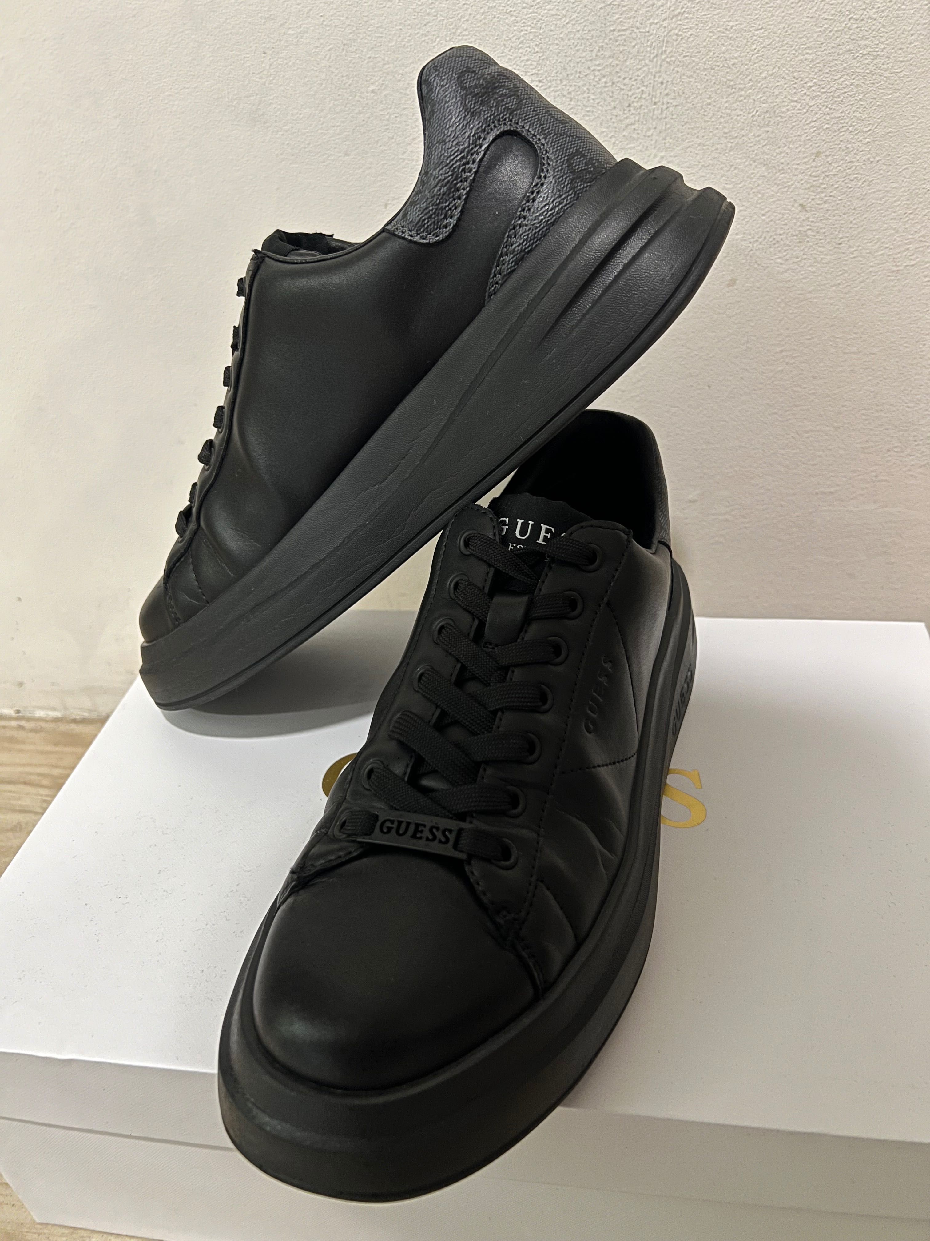 Обувки Guess ELBA
