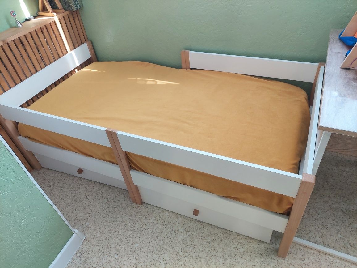 Продам детскую кровать с матрасом