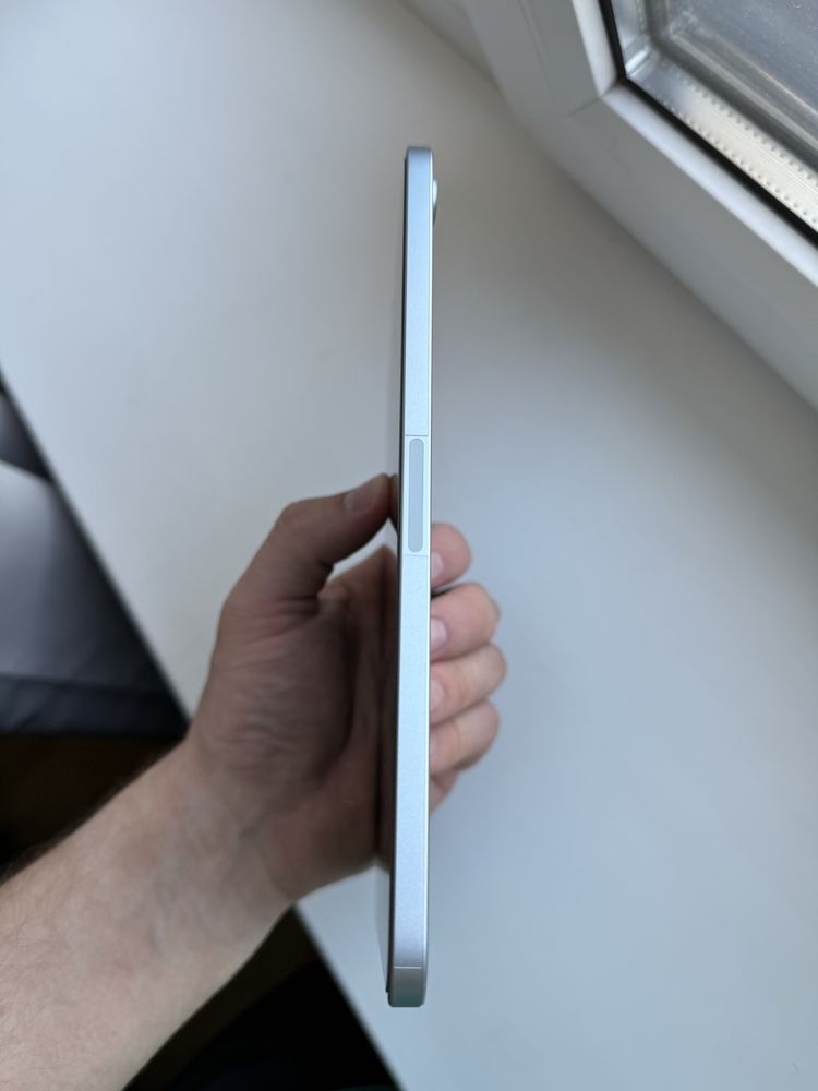 Продам ipad mini 7 128 новый без сим