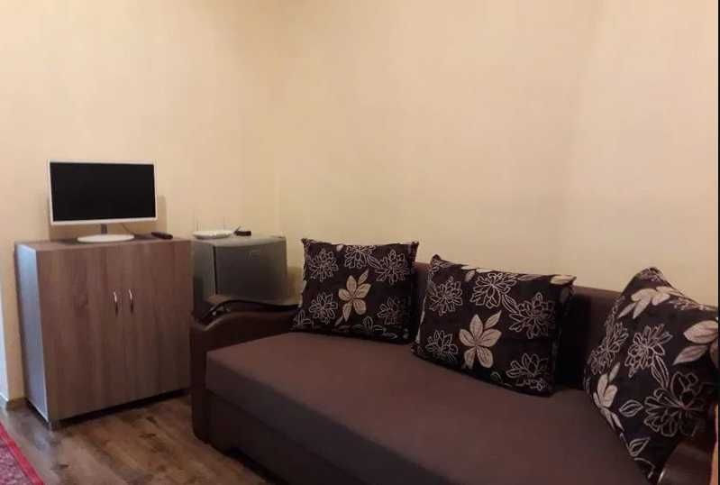 Inchiriez garsoniera zona Vivo