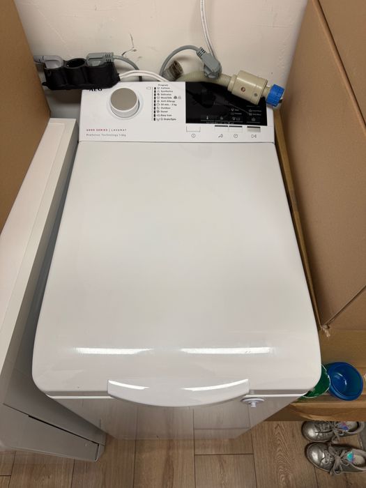 Продавам пералня AEG LTX6G261E с горно зареждане