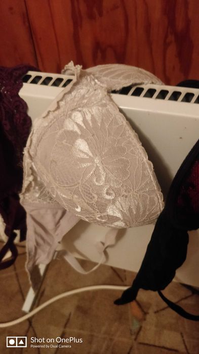 шест красиви дантелени сутиени