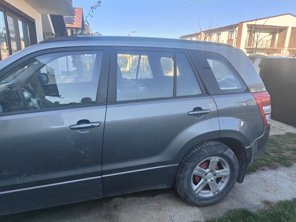 Vând dezmembrez Suzuki Grand Vitara 19 diesel 2007