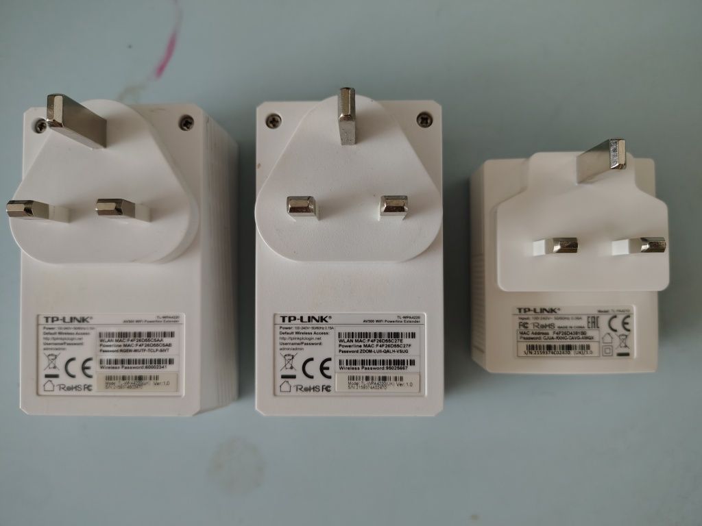 Кит - интернет през ел. мрежата с 2 броя Power Line TP-Link TL-WPA4220