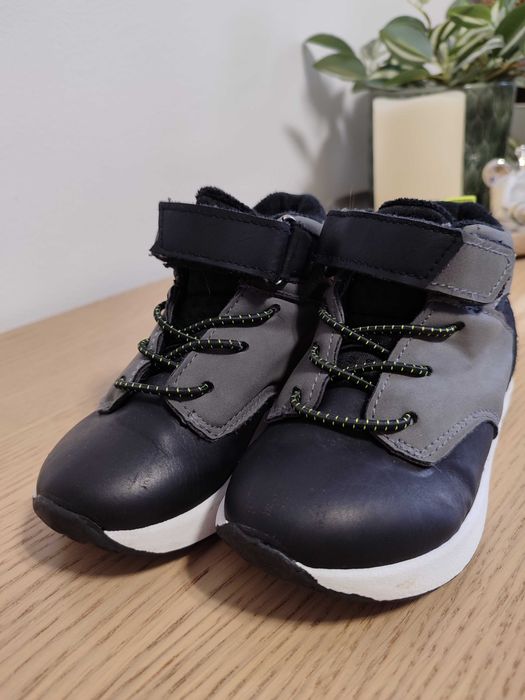 Боти за момче 26 размер