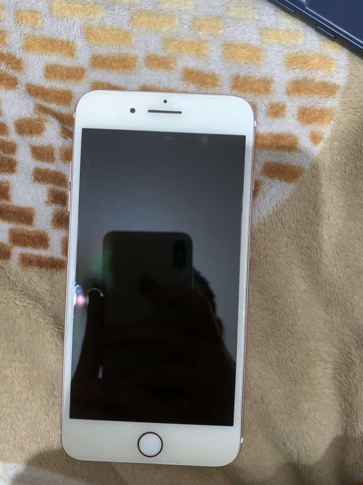 ПРОДАМ Iphone 7+ 128гб