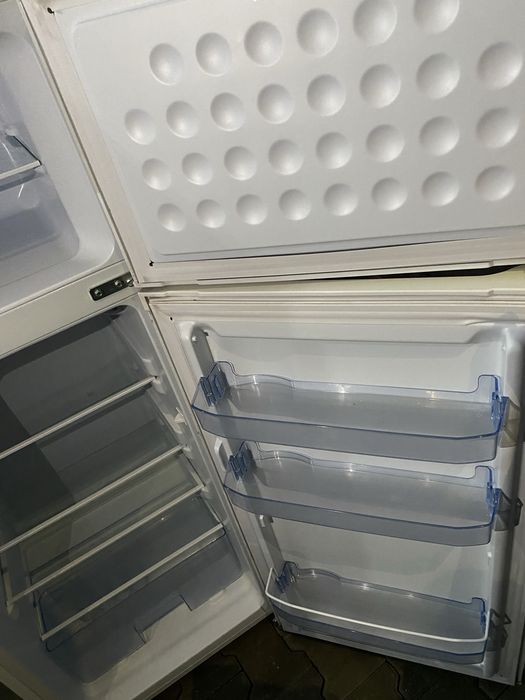 Хладилник работещ