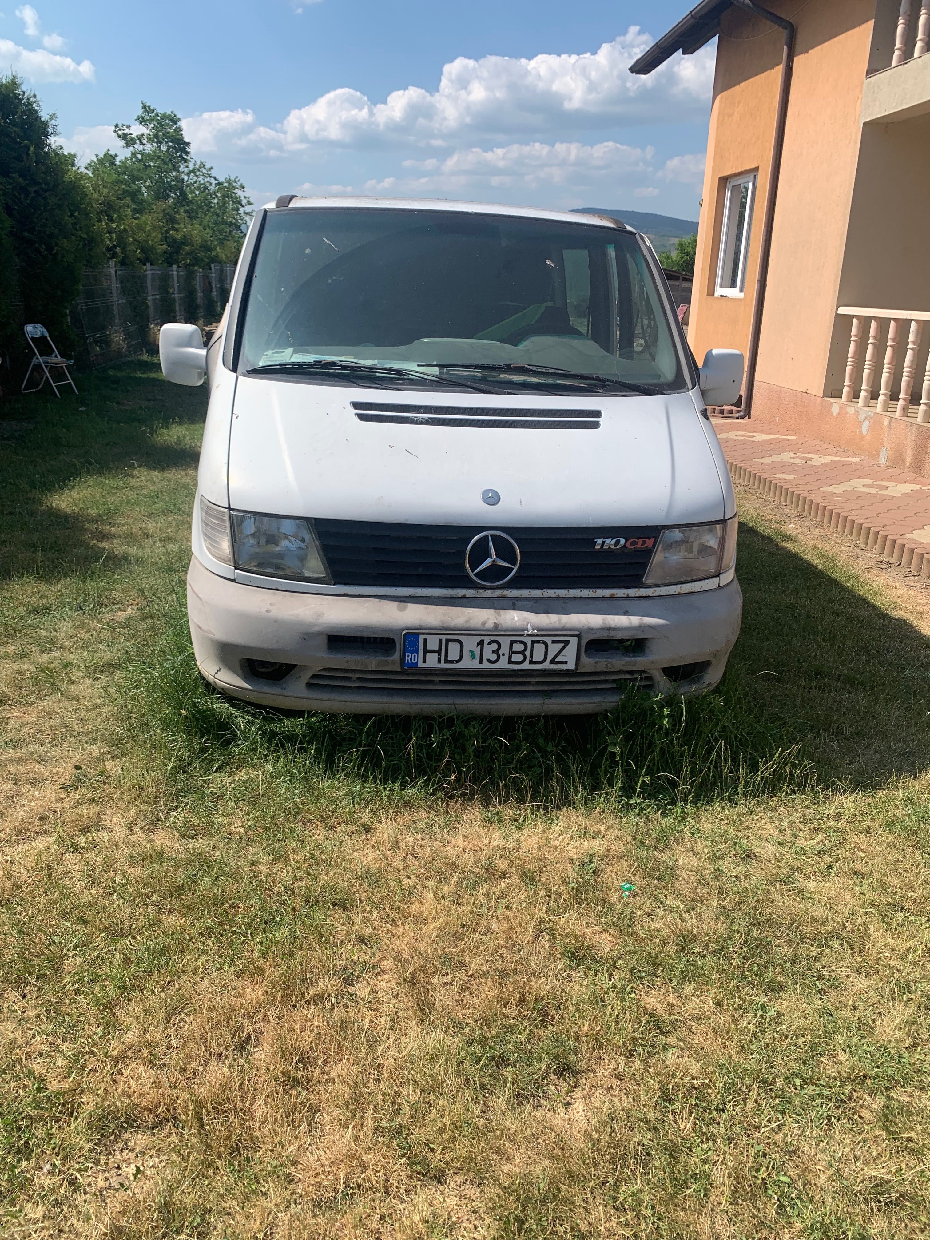 Vând Mercedes Vito