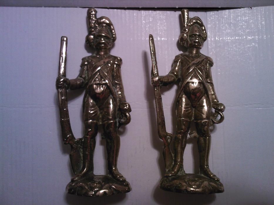 Pereche soldati Napoleonieni: statuete vintage alama bronz Anglia