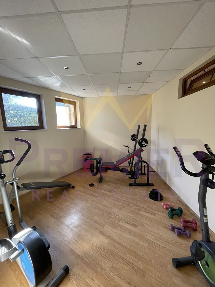 Продава се Тристаен апартамент в Варна, м-т Траката - 100 кв.м за 2280 €/кв.м - Снимка #11