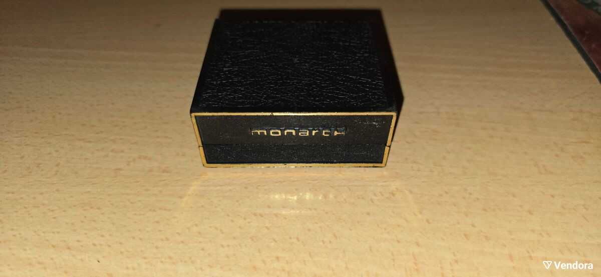 Копчета за ръкавели и игла за вратовръзка Monarch
