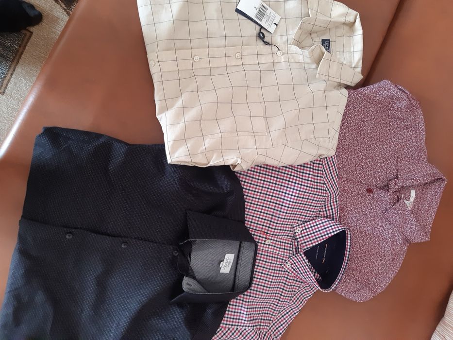 Set 4 camasi mărimile S / M , casual , cu maneca lunga