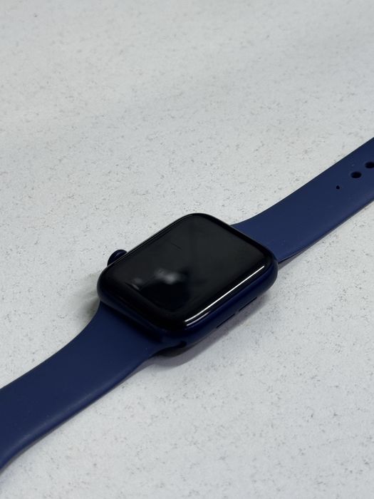 Apple Watch Series 6 (44 мм)