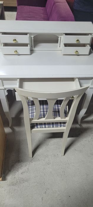 Măsuță de machiaj