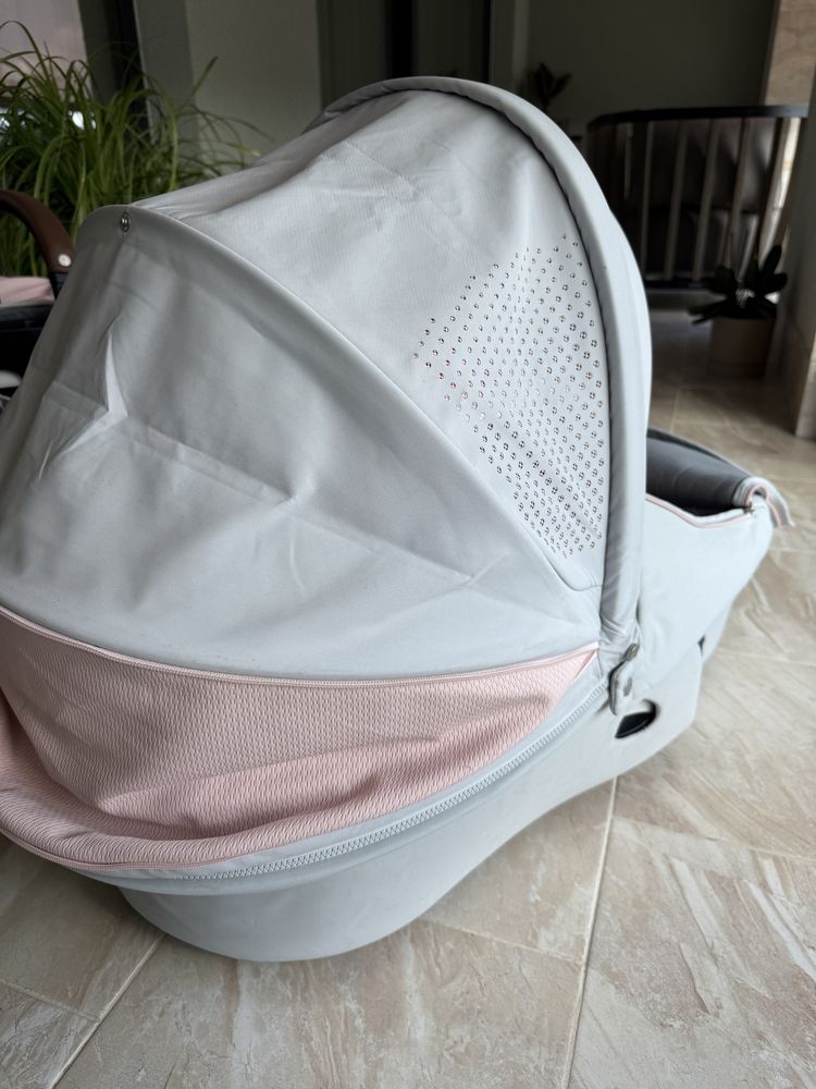 Бебешка количка Stokke Xplory, модел 2021 – розово/сиво