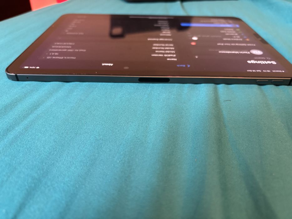 Ipad Air 5th gen cu multe accesorii