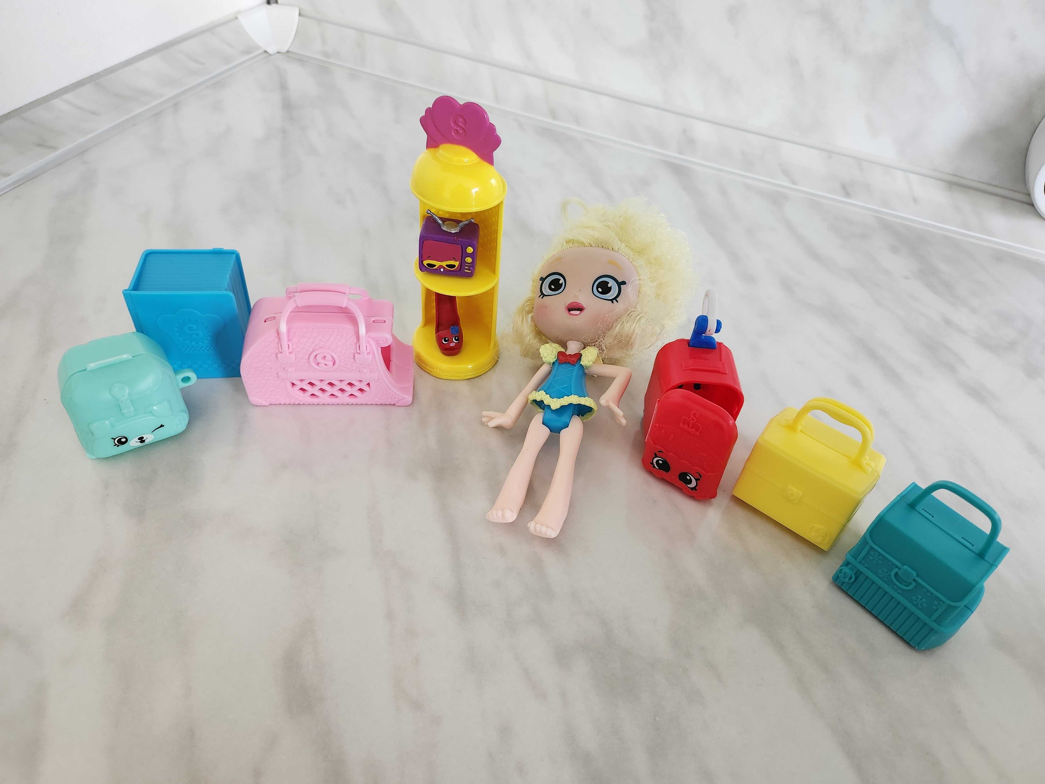 Лот обзавеждане къщи за кукли shopkins