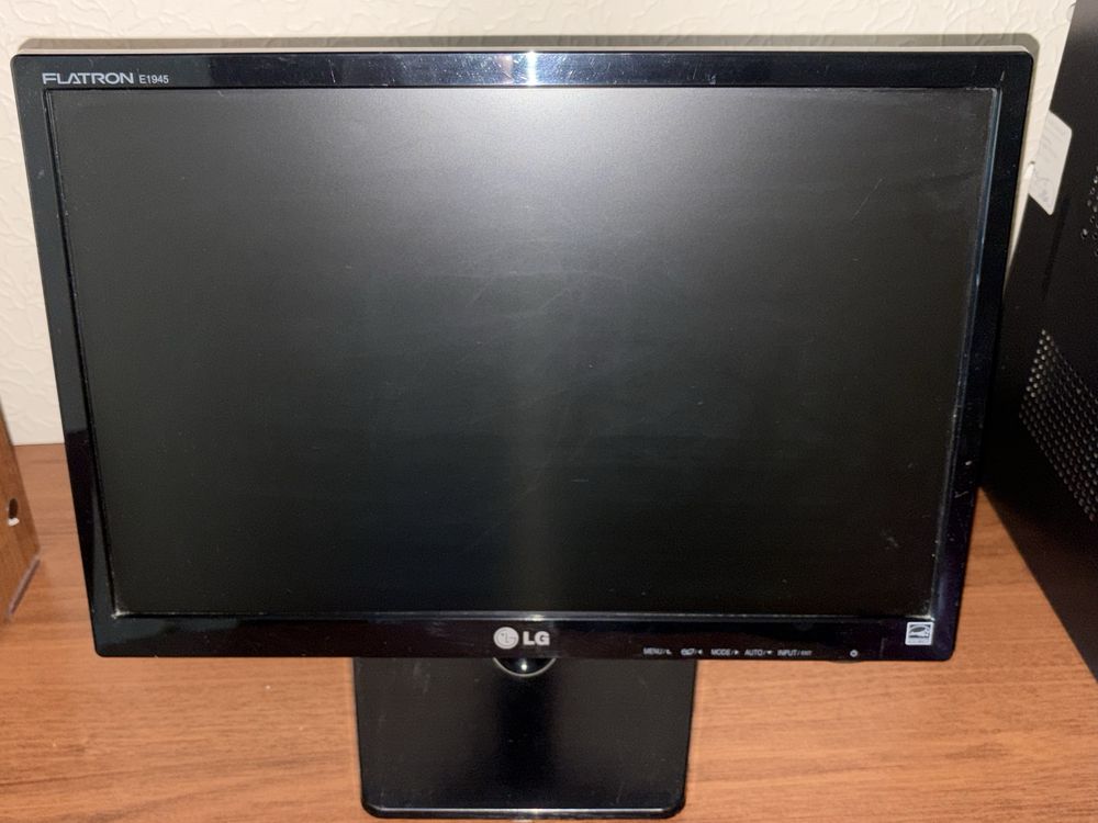 Монитор LG FLATRON E1945