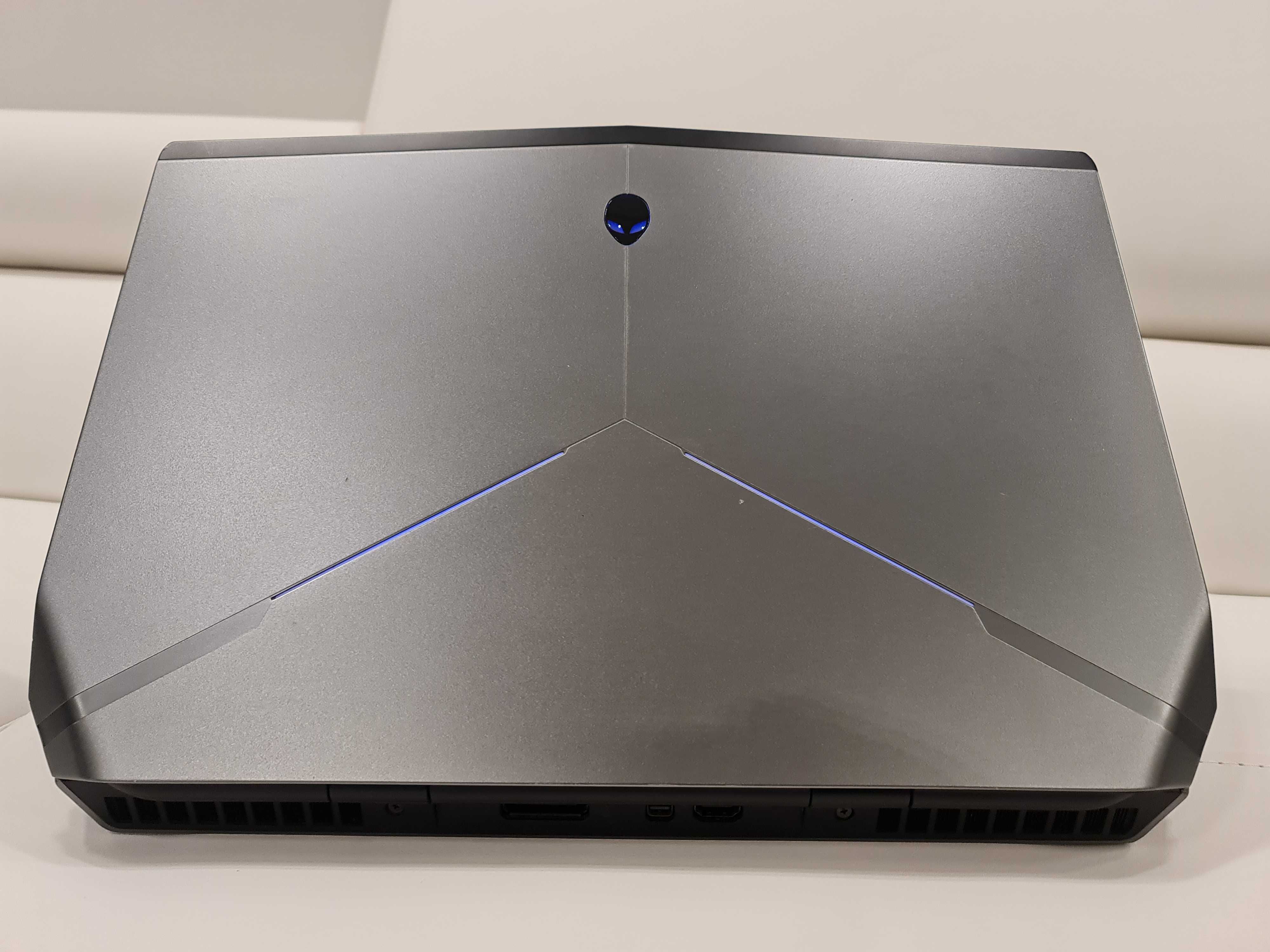 Laptop gaming ALIENWARE  ,intel core i7 , video 6 GB  , 4K touchscreen