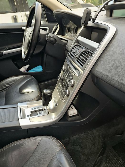 Volvo XC60 , 3.2 AWD , 238 к.с. , 2010 година .