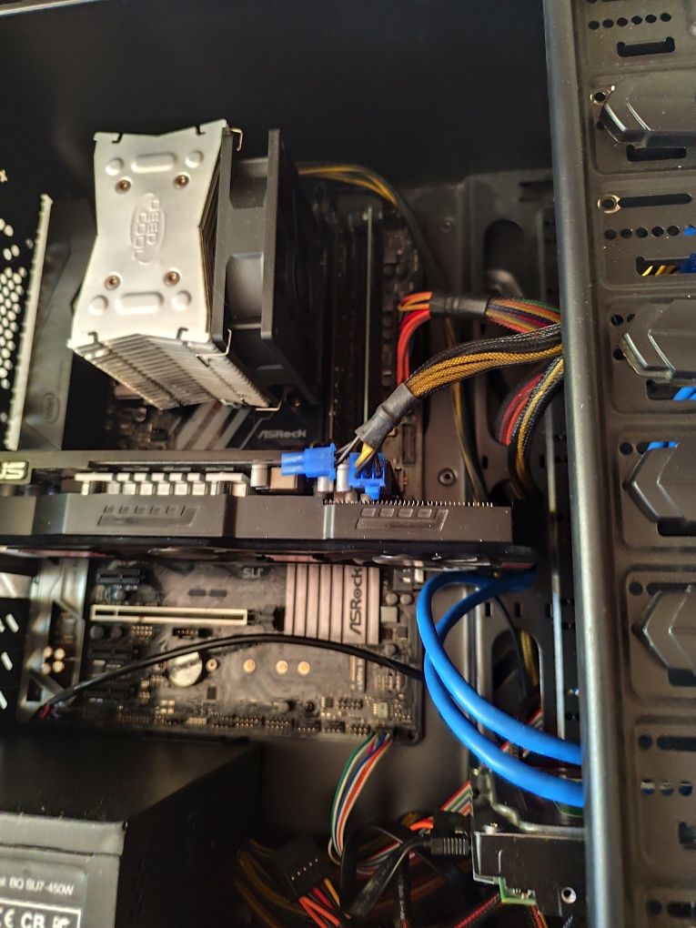 Продам системный блок Asrock Z370 + i5 8500+ кулер башня 16гб озу