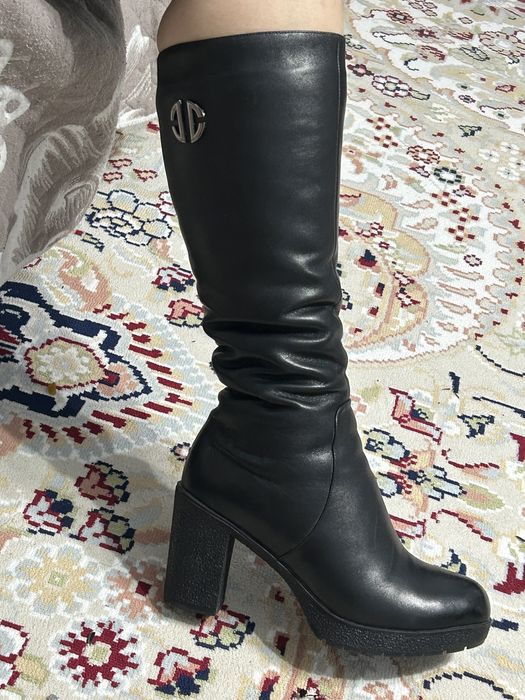 Продаю женские сапоги Asko