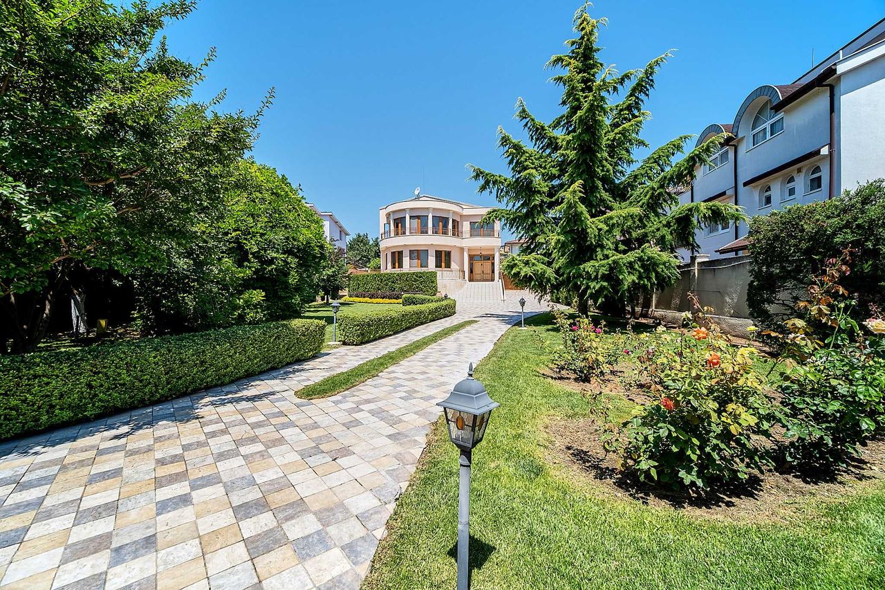Продава се Къща в Варна, м-т Евксиноград - 660 кв.м за 1591 €/кв.м - Снимка #2