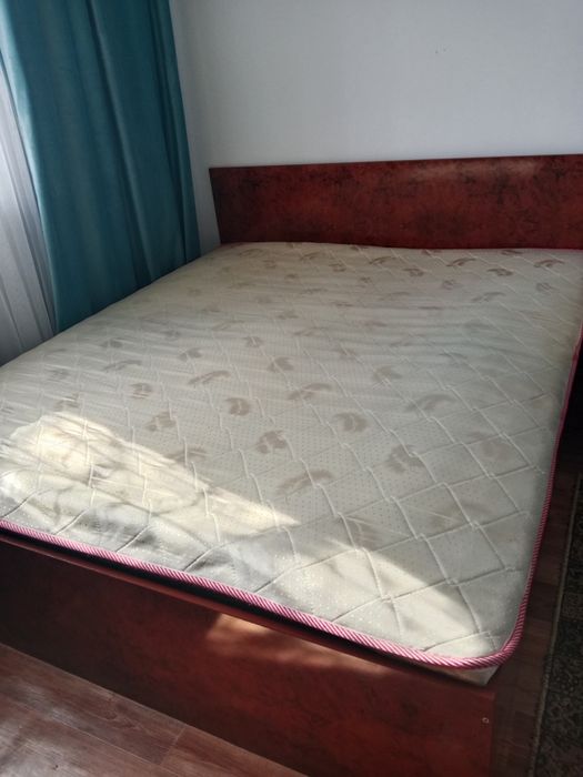 Двухспальная кровать