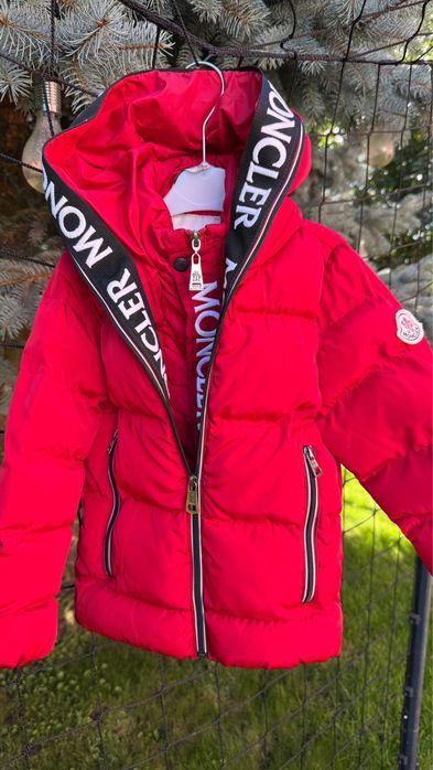 Geaca de iarna -Moncler marimea 98-104