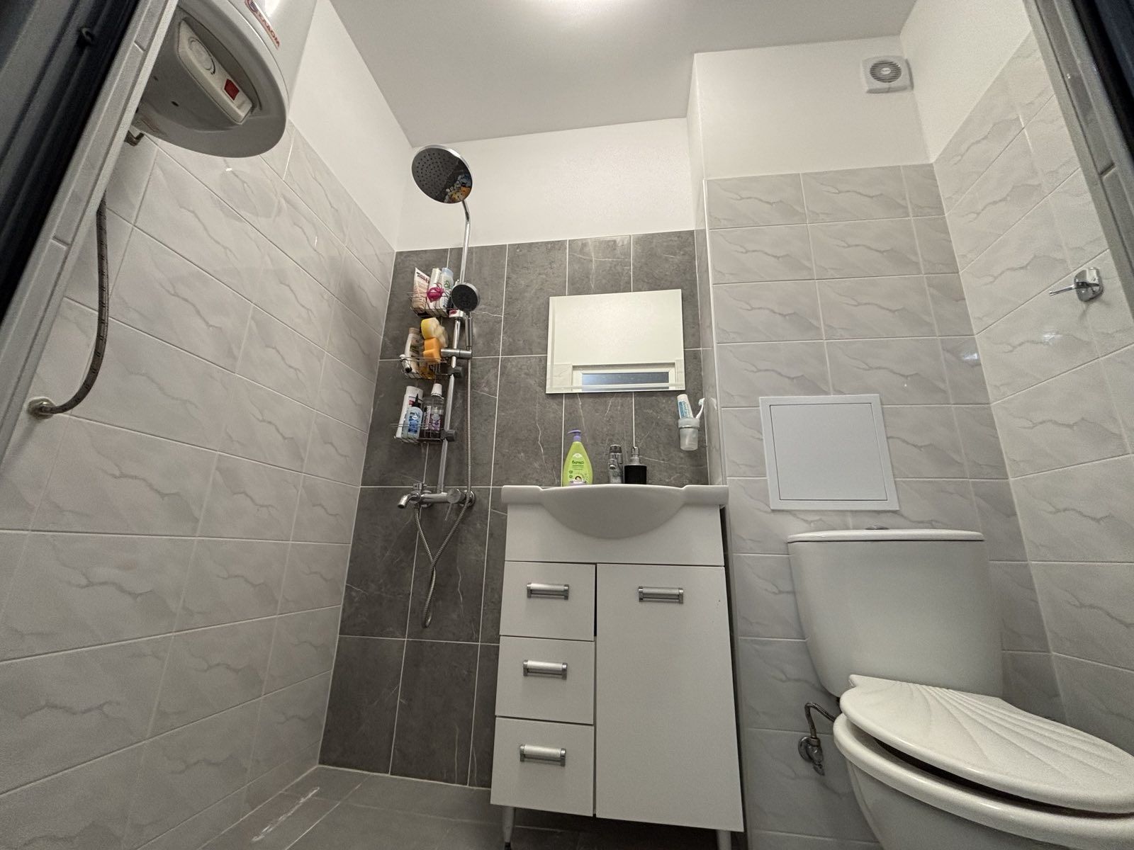 Продава се двустаен апартамент 64кв.м