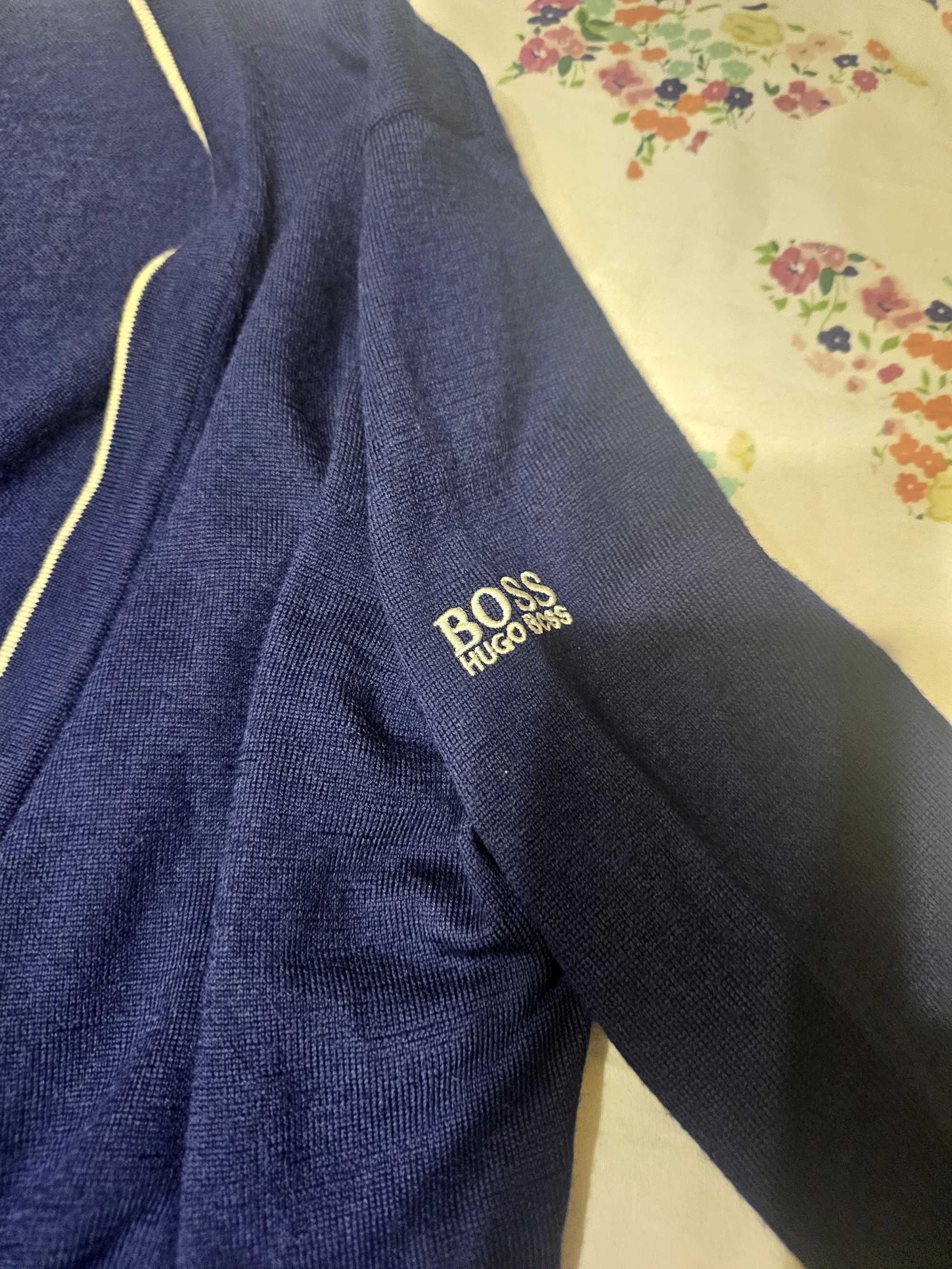 Продавам мъжка жилетка HugoBoss