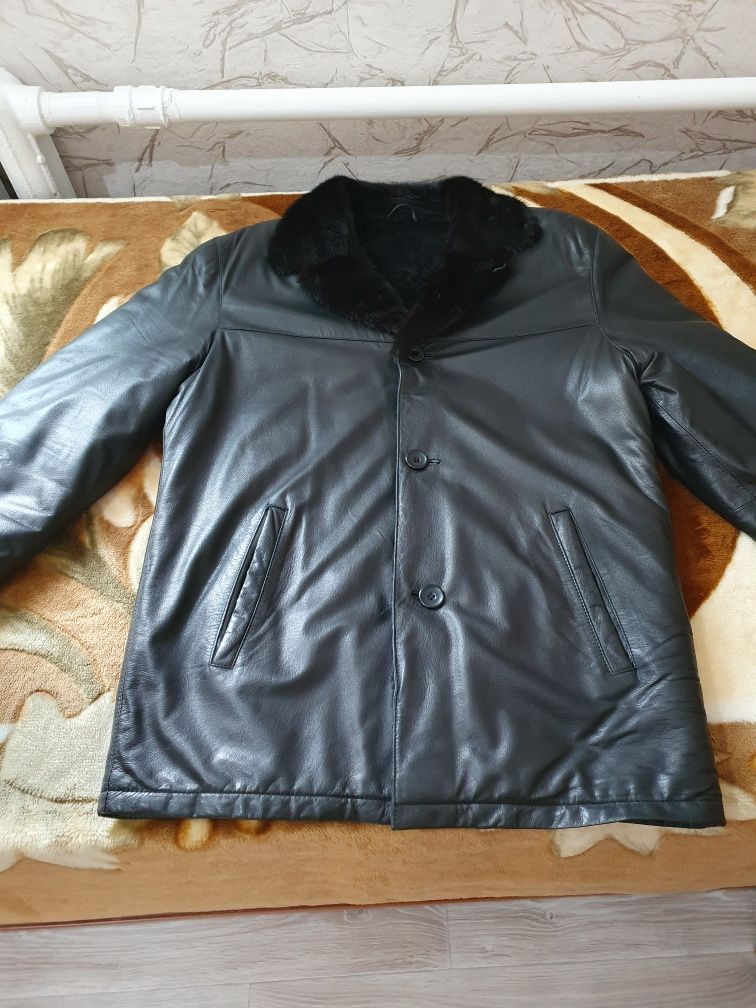 Продам кожаную дублёнку.
