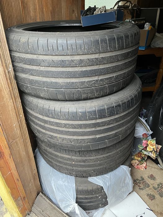 Резина б/у 295 40 R21