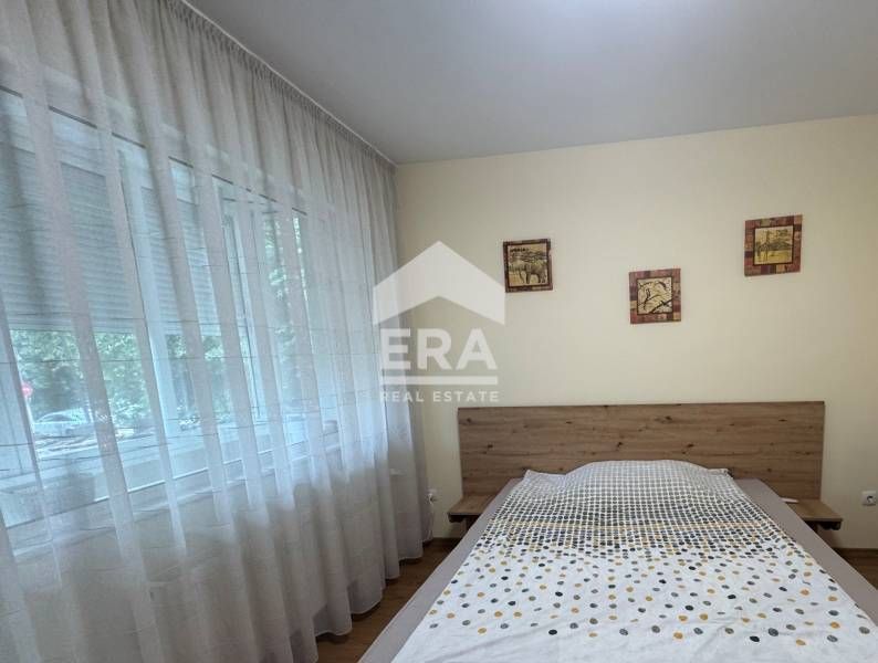 "Тристаен апартамент в ТОП центъра – локация без компромис!"