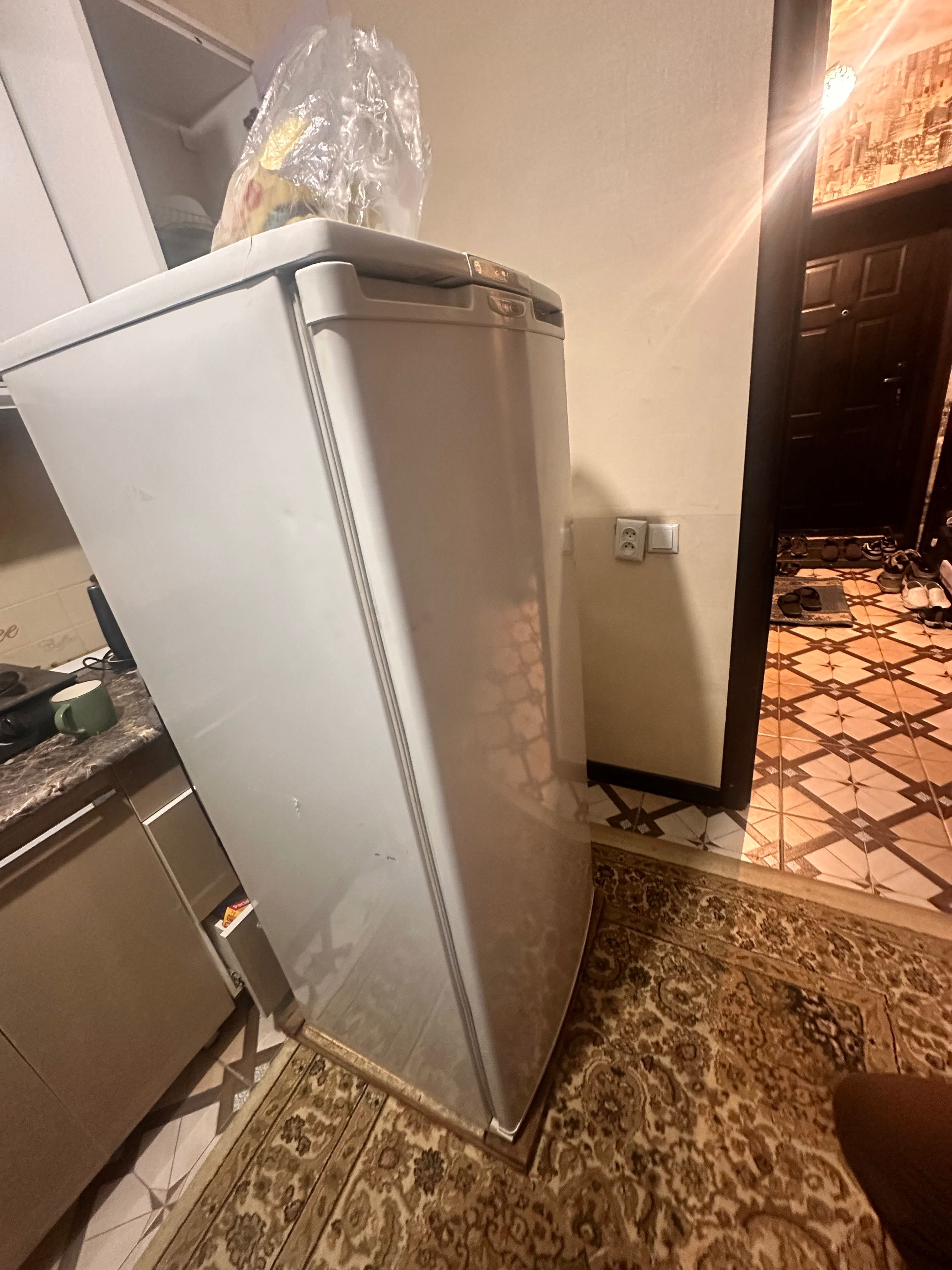 Холодильник б/у на запчасти