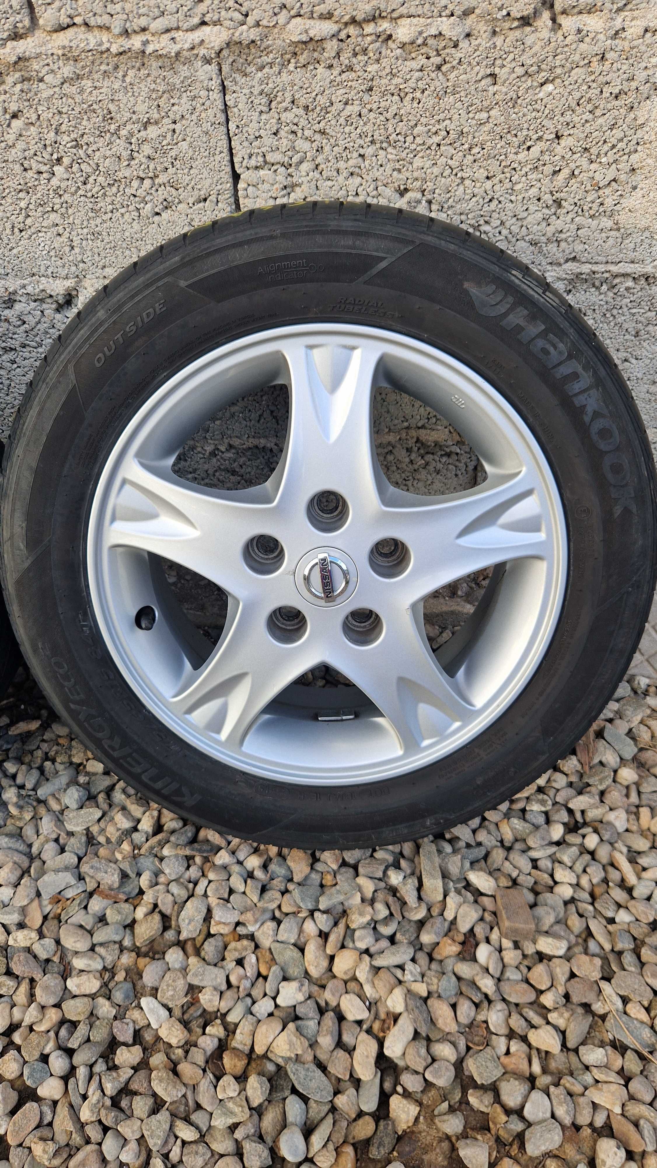 NISSAN Джанти със летни гуми 175/65/15 6J×15  ET40 цо66,1  5×114,3