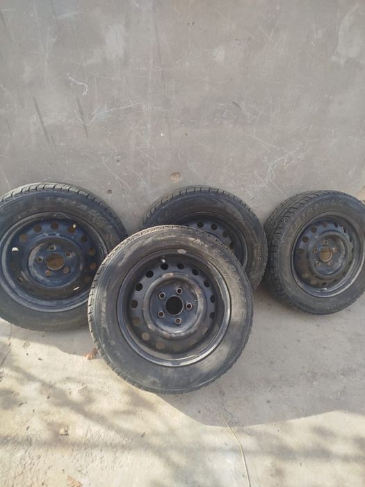 Продам зимние шины R15