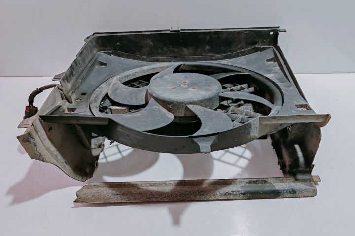 Electroventilator cu Suport, Cu defect 0130303846058 BMW Seria 3 E46