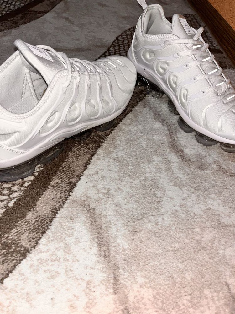Vapormax в перфектно състояние спешно!!