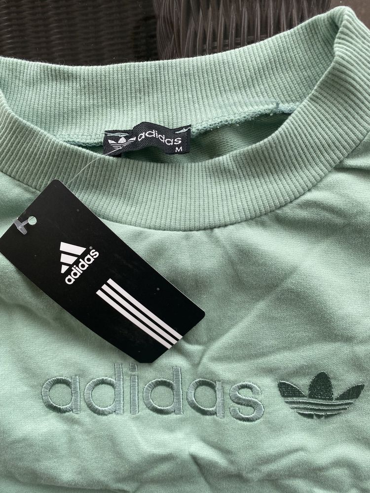 Hanorace Adidas nou cu eticheta M mov si verde mint