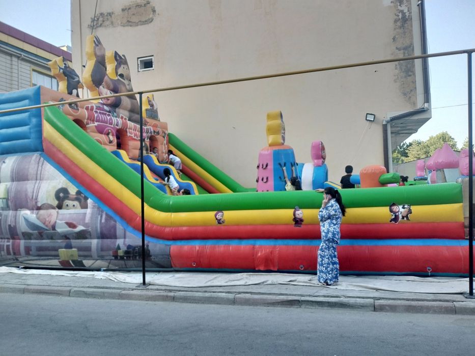 Batut,qum mashina sotiladi.