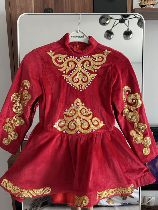 Продам детские костюмы