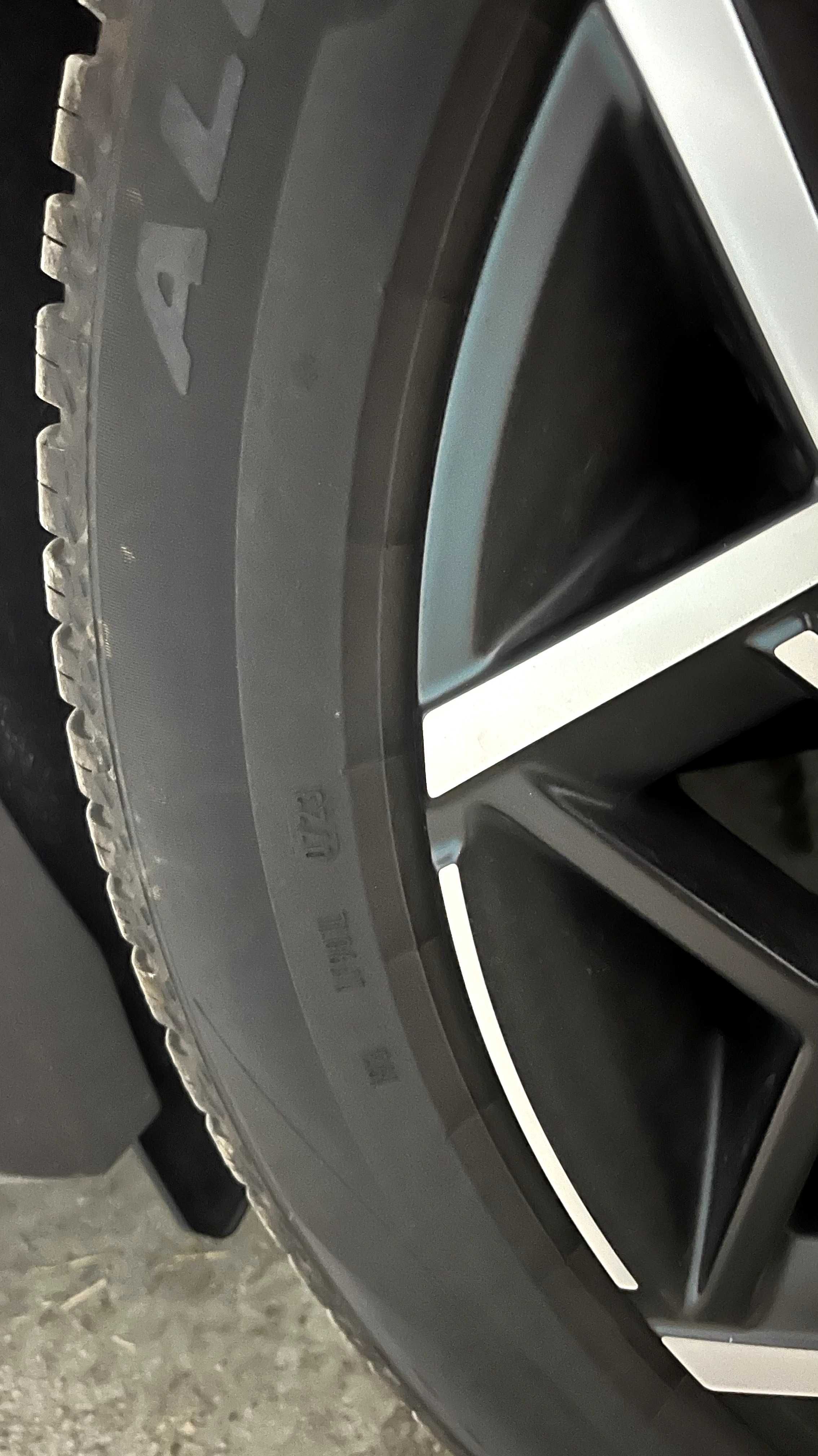 235 50 19 Pirelli Cinturato All Season-SF2 Гуми