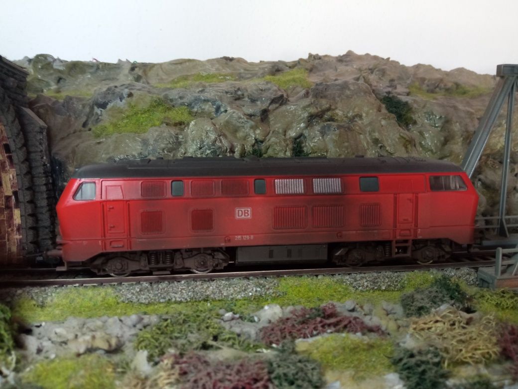 Locomotiva diesel roco BR 215 trenulet electric 16.5mm